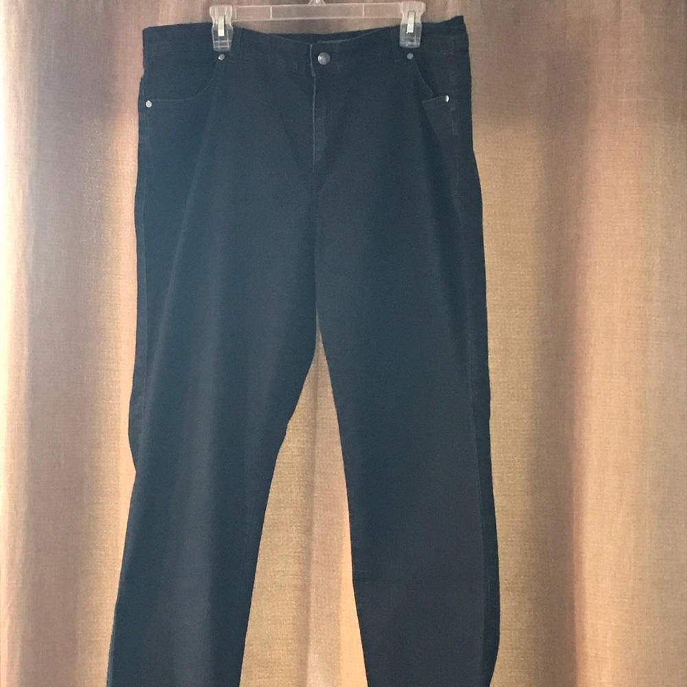 Stretch Black jeans. Stylish and comfortable fit.